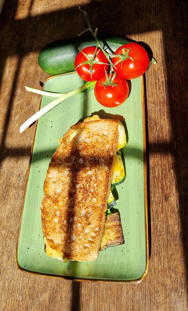 dinkel-käse-sandwich